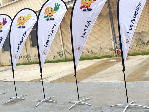 school-signage-teardrop-banners